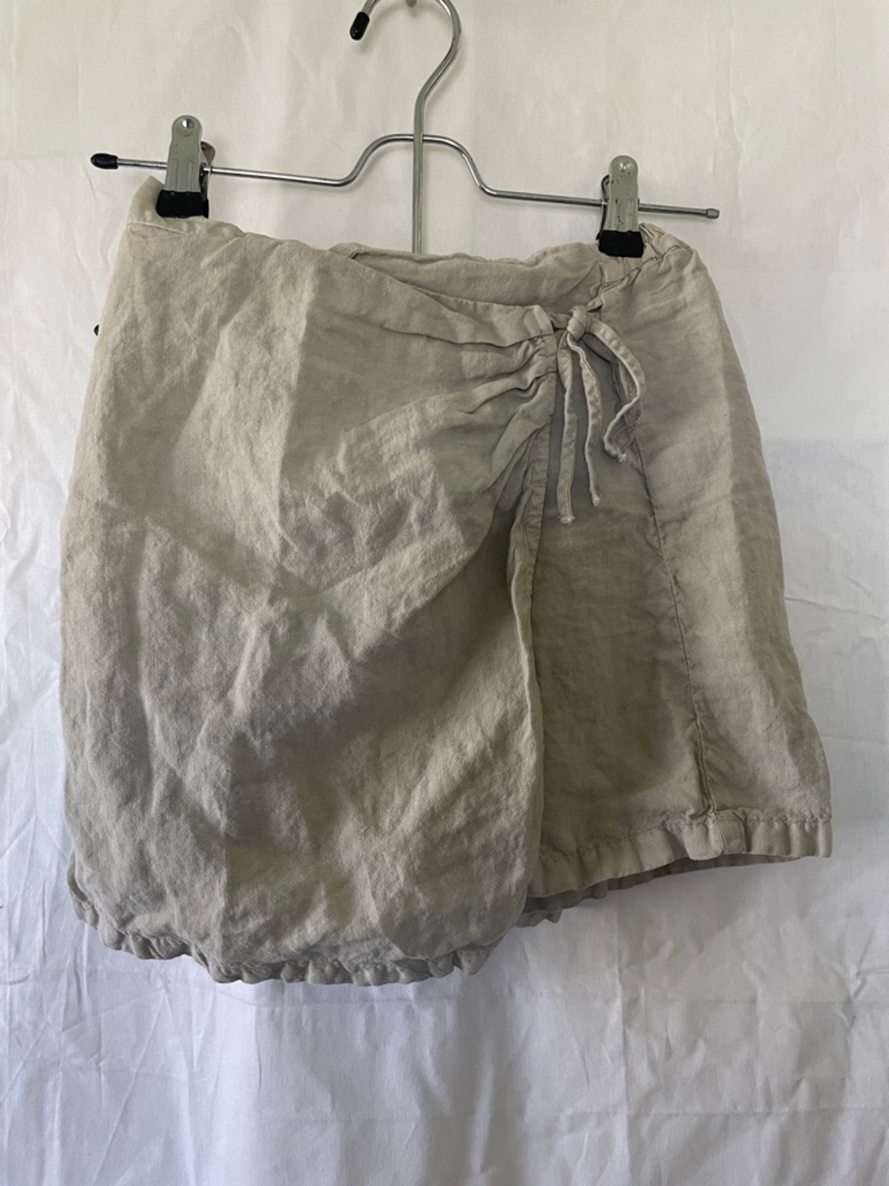 Zara Linen Tie-Detail Bermuda Shorts in Light Beige